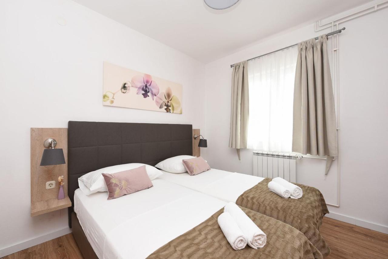 Amari Apartment Starigrad Paklenica Exterior photo