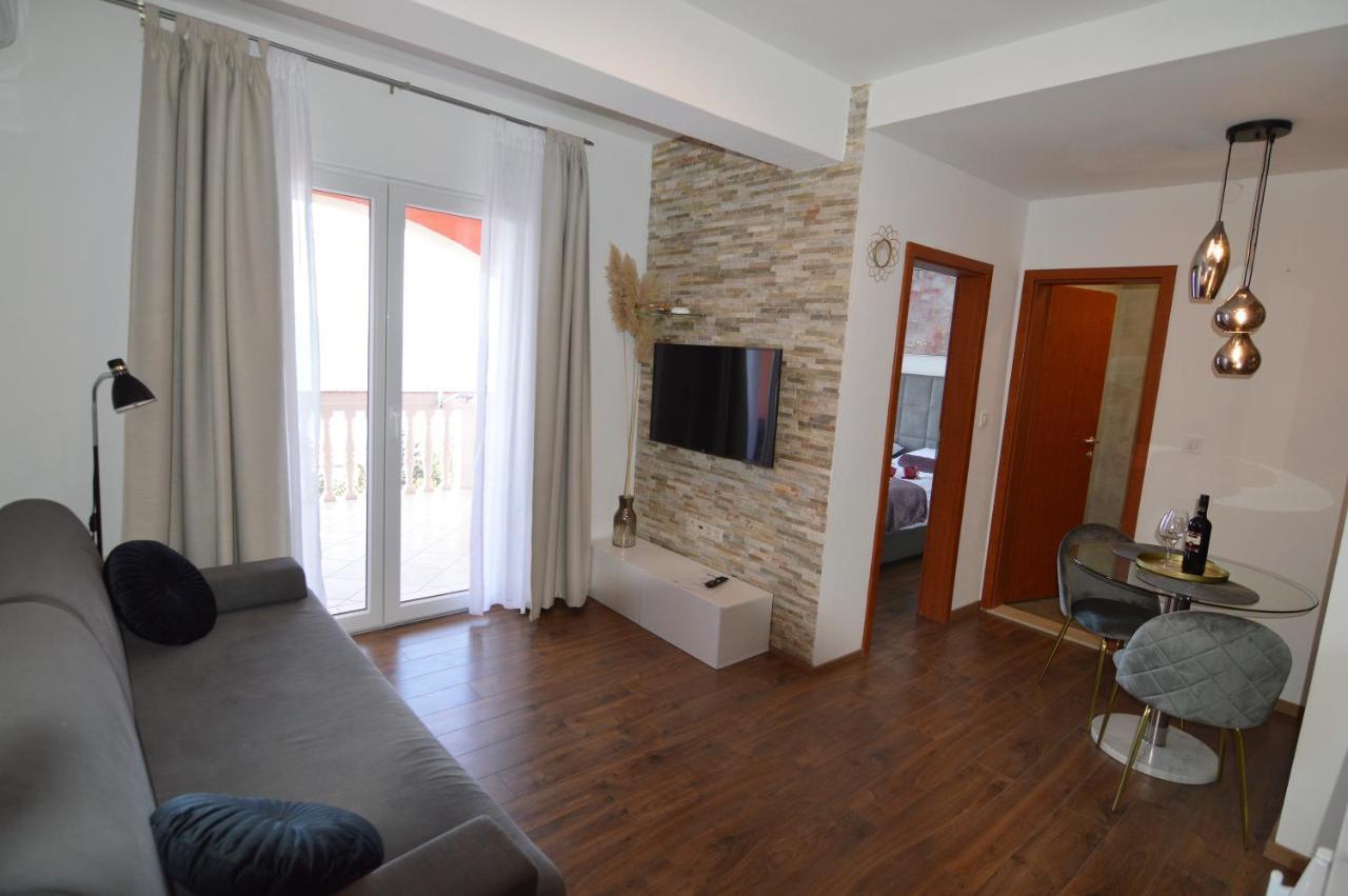 Amari Apartment Starigrad Paklenica Exterior photo