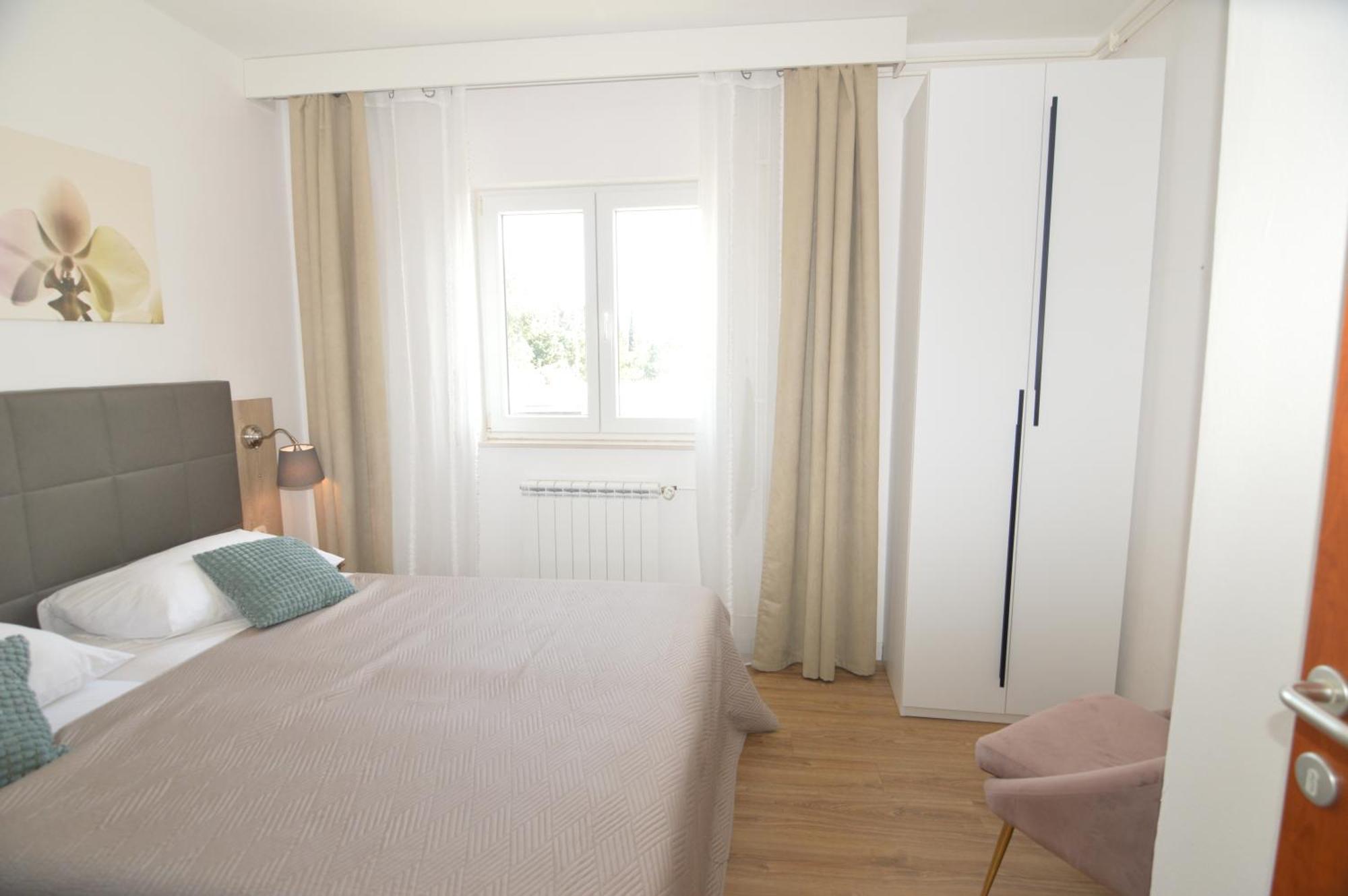 Amari Apartment Starigrad Paklenica Exterior photo