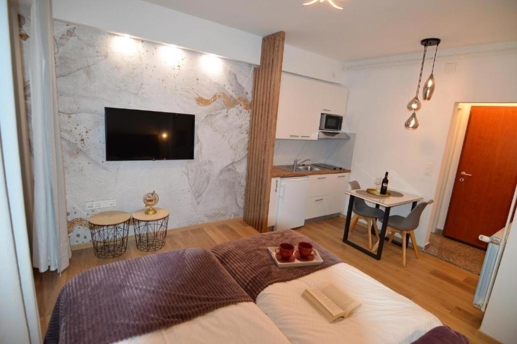 Amari Apartment Starigrad Paklenica Exterior photo